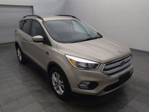Used 2018 Ford Escape SE w/ Ford Safe & Smart Package FWD image 13