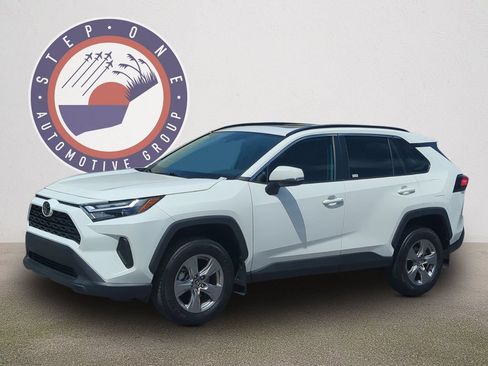 Used 2024 Toyota RAV4 XLE w/ Convenience Package FWD image 1