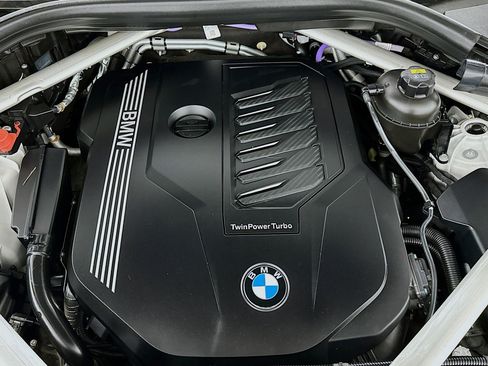 Used 2022 BMW X6 xDrive40i w/ M Sport Package AWD/4WD image 32