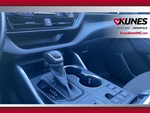 Used 2023 Toyota Highlander LE image 35