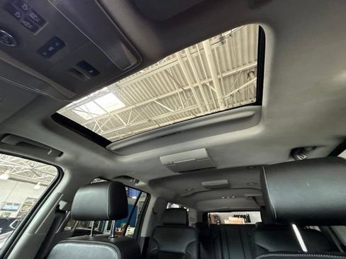 Used 2016 Chevrolet Suburban LTZ AWD/4WD image 20