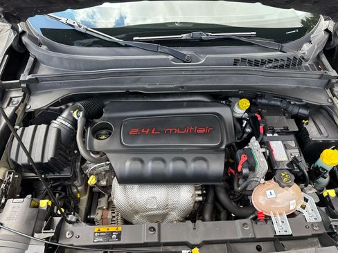 Used 2017 Jeep Renegade Altitude image 16