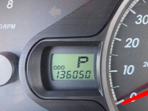 Used 2011 Toyota Sienna LE FWD image 6