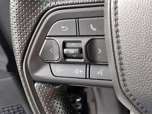 Used 2025 Toyota Tacoma SR5 AWD/4WD image 20