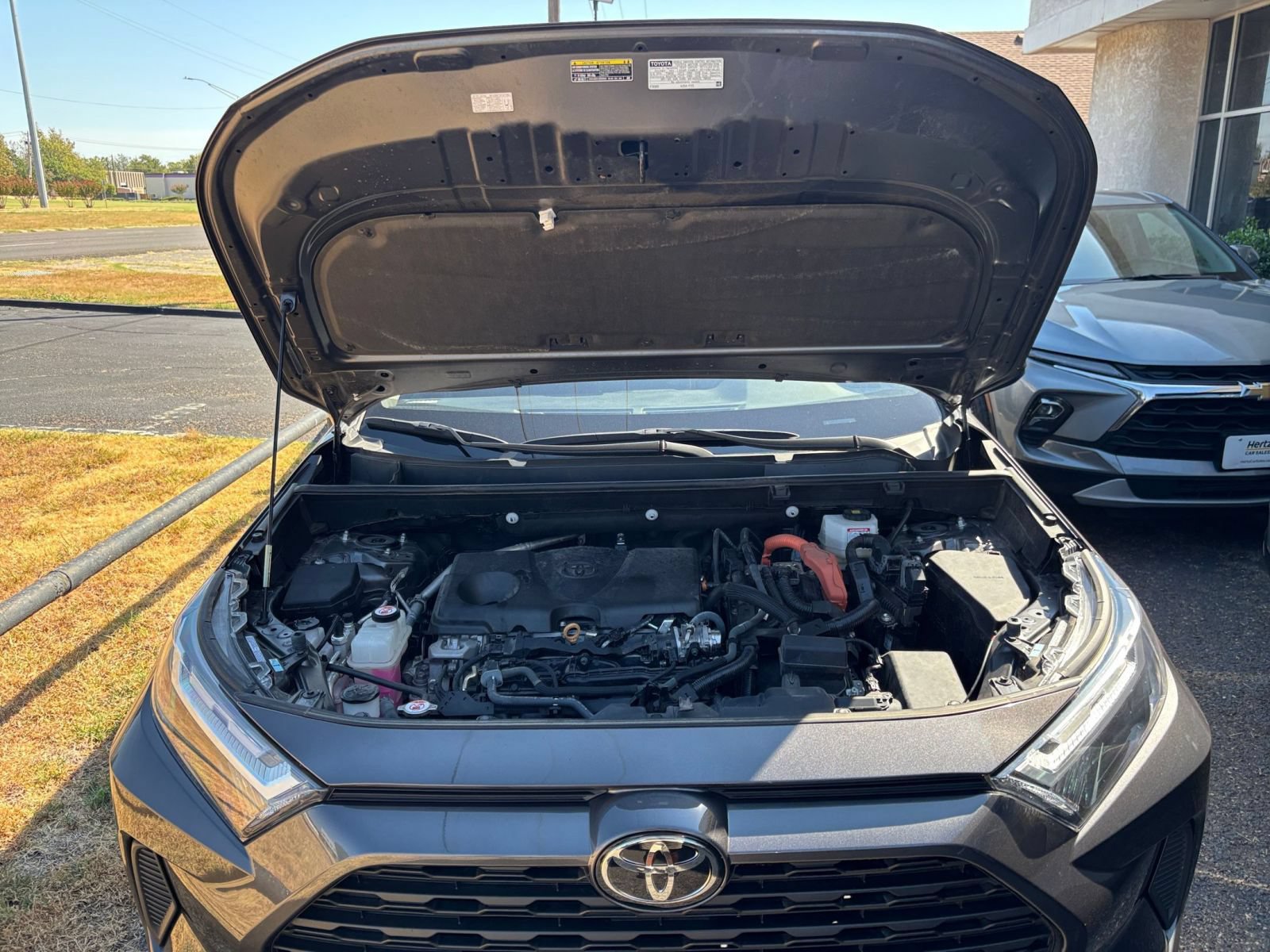 Used 2024 Toyota RAV4 LE AWD/4WD image 30