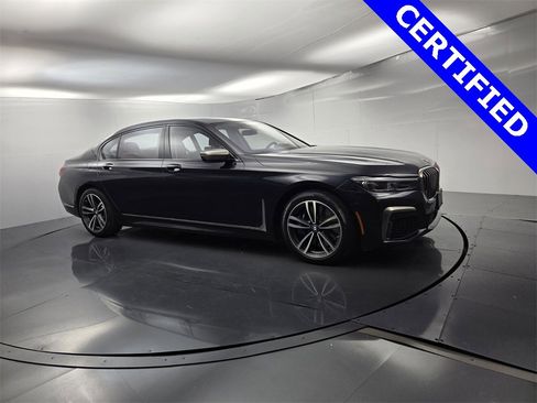 Certified 2022 BMW M760i xDrive w/ Luxury Rear Seating Package image 2