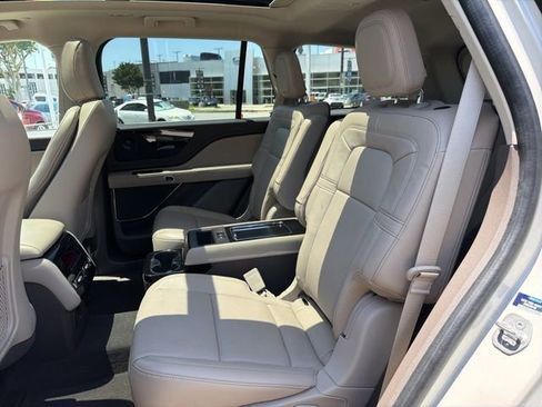 Used 2023 Lincoln Aviator Reserve w/ Equipment Group 201A RWD image 20