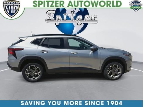 Used 2024 Chevrolet Trax LT w/ Driver Confidence Package FWD image 10