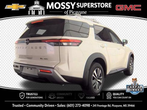 Used 2024 Nissan Pathfinder SL AWD/4WD image 4