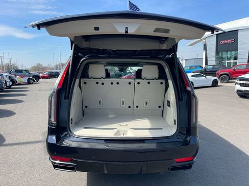 Used 2024 Cadillac Escalade Sport Platinum image 33