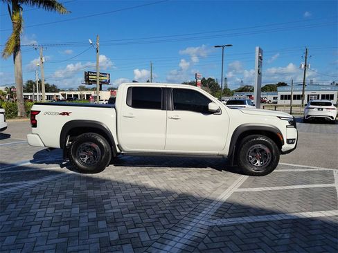 Used 2025 Nissan Frontier PRO-4X image 6