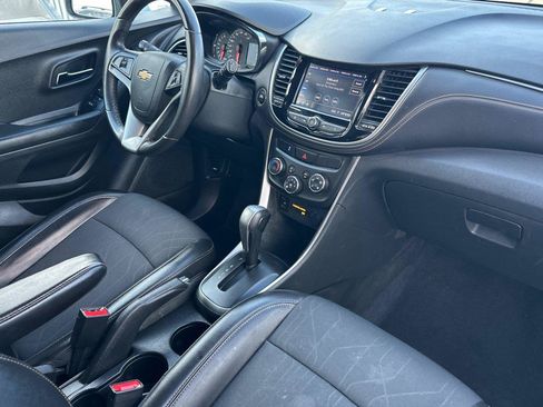 Used 2022 Chevrolet Trax LT w/ Sport Edition AWD/4WD image 16