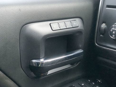 Used 2018 Chevrolet Silverado 1500 LTZ image 17