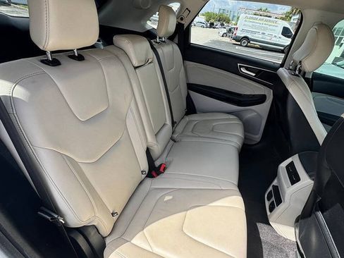 Used 2018 Ford Edge Titanium w/ Technology Package AWD/4WD image 11