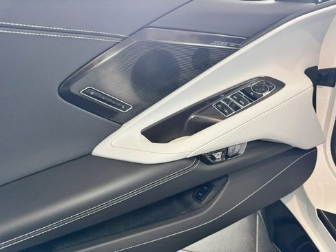 Used 2023 Chevrolet Corvette Stingray Preferred Conv w/ Z51 Performance Package RWD image 13
