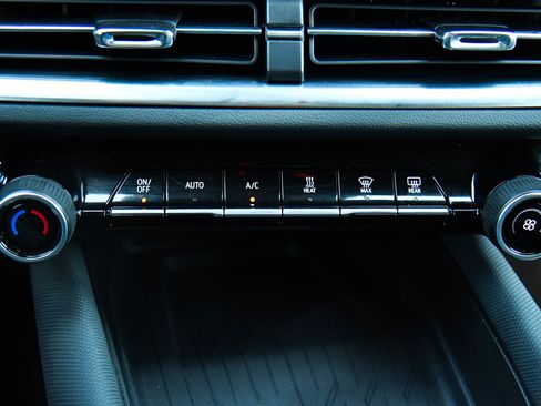 Used 2024 Chevrolet Equinox EV LT w/ LPO, Trailering Package image 32