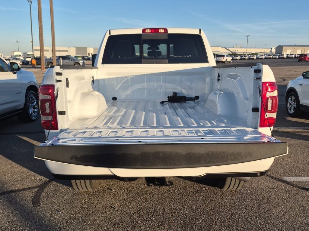Used 2024 RAM 2500 Laramie AWD/4WD image 3