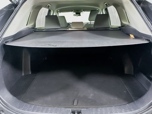 Used 2021 Toyota RAV4 XLE FWD image 25