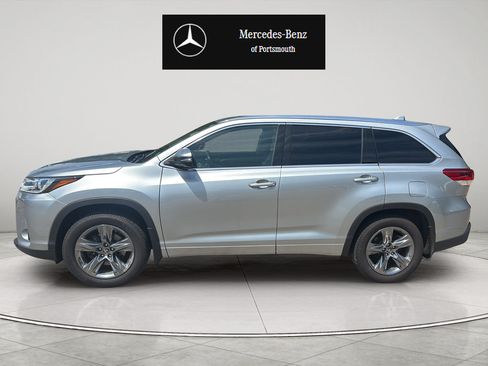 Used 2019 Toyota Highlander Limited Platinum AWD/4WD image 2