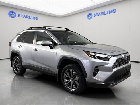 Used 2022 Toyota RAV4 Limited image 13