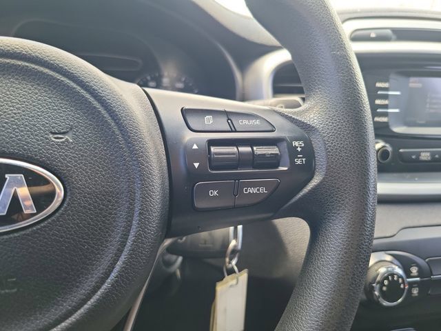 Used 2017 Kia Sorento FWD image 18