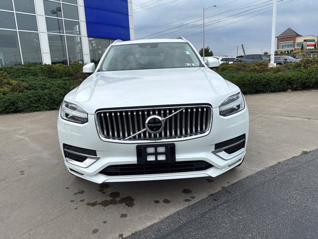 Used 2022 Volvo XC90 T6 Inscription w/ Lounge Package AWD/4WD image 3
