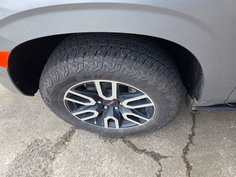 Used 2024 GMC Yukon AT4 w/ AT4 Premium Plus Package image 5