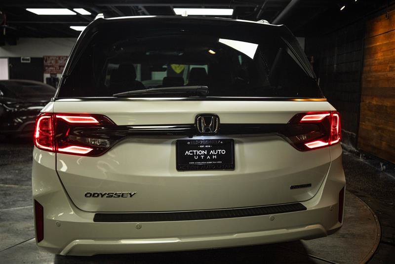 Used 2025 Honda Odyssey Touring image 6