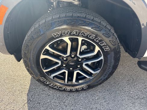 Used 2024 Ford Ranger Lariat w/ FX4 Off-Road Package image 6