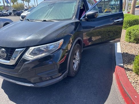 Used 2019 Nissan Rogue SV image 15