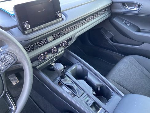 Used 2025 Honda Accord LX image 42