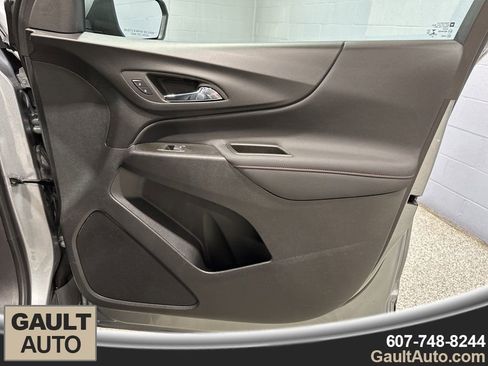 Used 2023 Chevrolet Equinox RS image 16