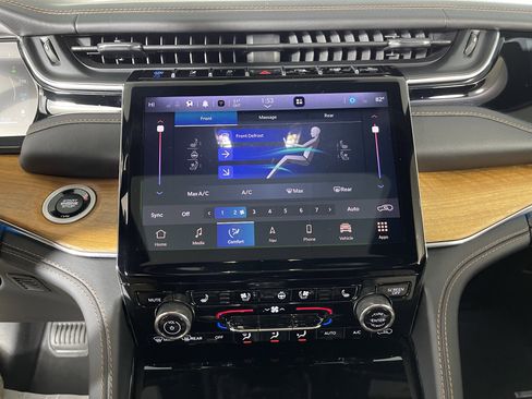 Used 2023 Jeep Grand Cherokee Summit image 13