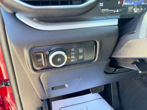 Used 2024 Ford Explorer XLT w/ Equipment Group 202A AWD/4WD image 17