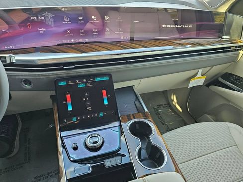 New 2026 Cadillac Escalade Platinum Sport AWD/4WD image 32