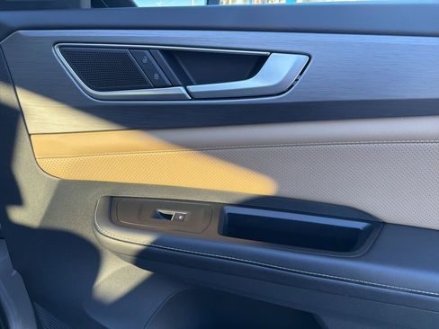 Used 2024 Volkswagen Atlas Cross Sport SE image 23