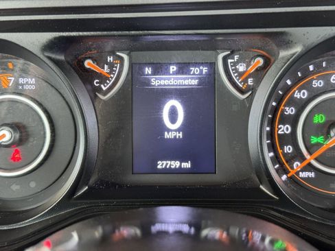 Used 2024 Jeep Gladiator Sport AWD/4WD image 11