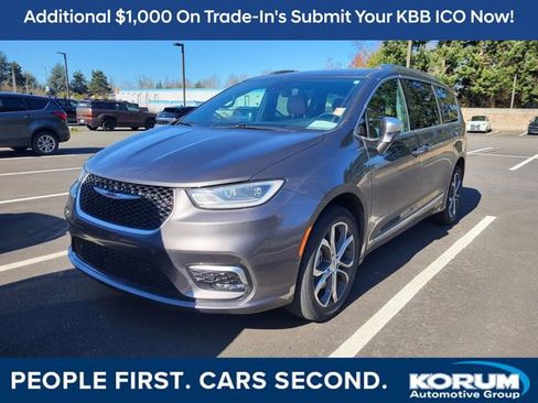 Used 2021 Chrysler Pacifica Pinnacle image 1