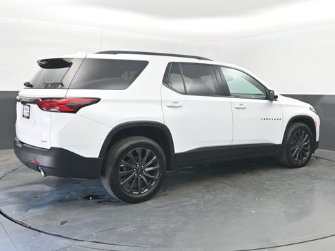 Used 2023 Chevrolet Traverse RS AWD/4WD image 7