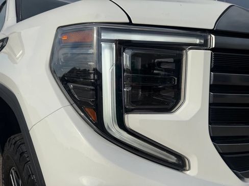 Used 2024 GMC Sierra 1500 AT4 w/ Technology Package AWD/4WD image 6