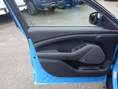 New 2024 Ford Mustang Mach-E Premium image 17