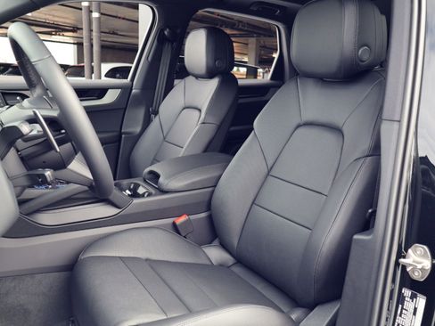 New 2026 Porsche Cayenne AWD/4WD image 5