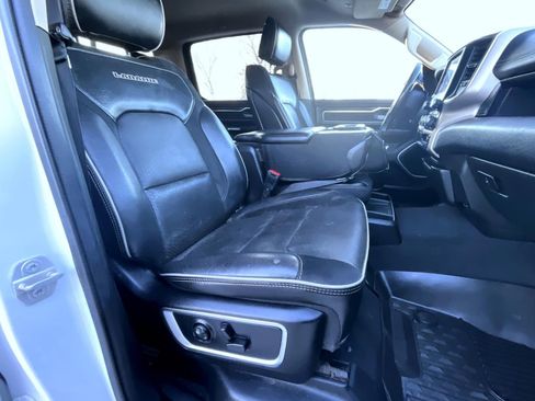 Used 2019 RAM 1500 Laramie image 16