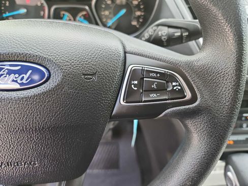 Used 2018 Ford Escape SE FWD image 16