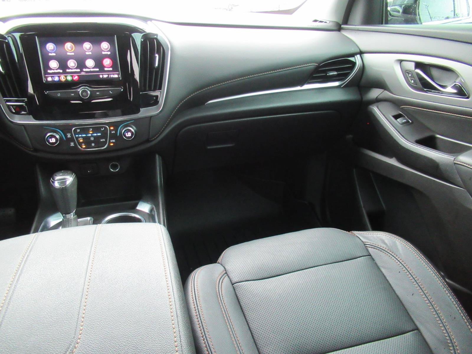 Used 2020 Chevrolet Traverse LT FWD image 16