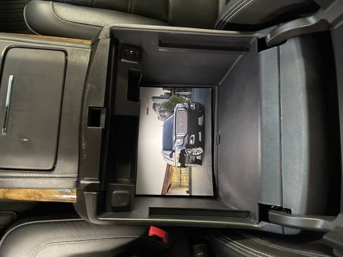 Used 2017 GMC Yukon Denali AWD/4WD image 25