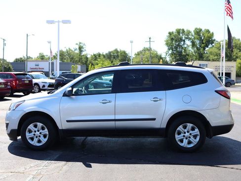 Used 2017 Chevrolet Traverse LS FWD image 8