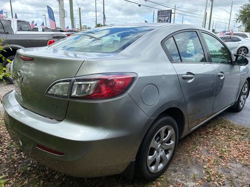 Used 2013 MAZDA MAZDA3 i SV image 3