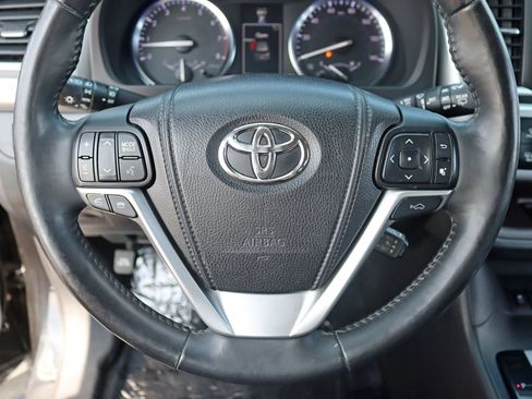 Used 2015 Toyota Highlander Limited Platinum AWD/4WD image 19