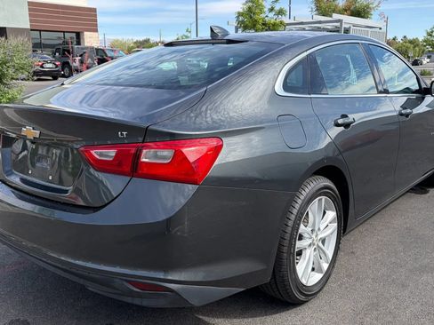 Used 2017 Chevrolet Malibu LT FWD image 5